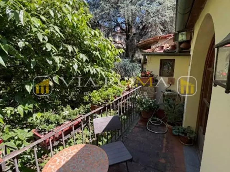 Immagine 38 di Appartamento in vendita  a Lucca