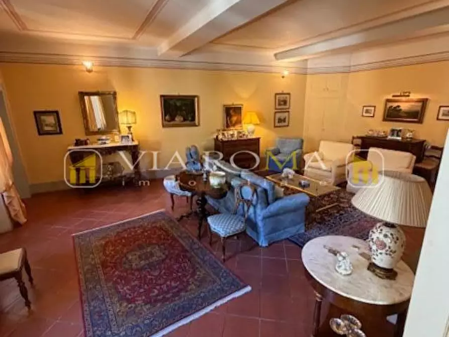 Immagine 10 di Appartamento in vendita  a Lucca