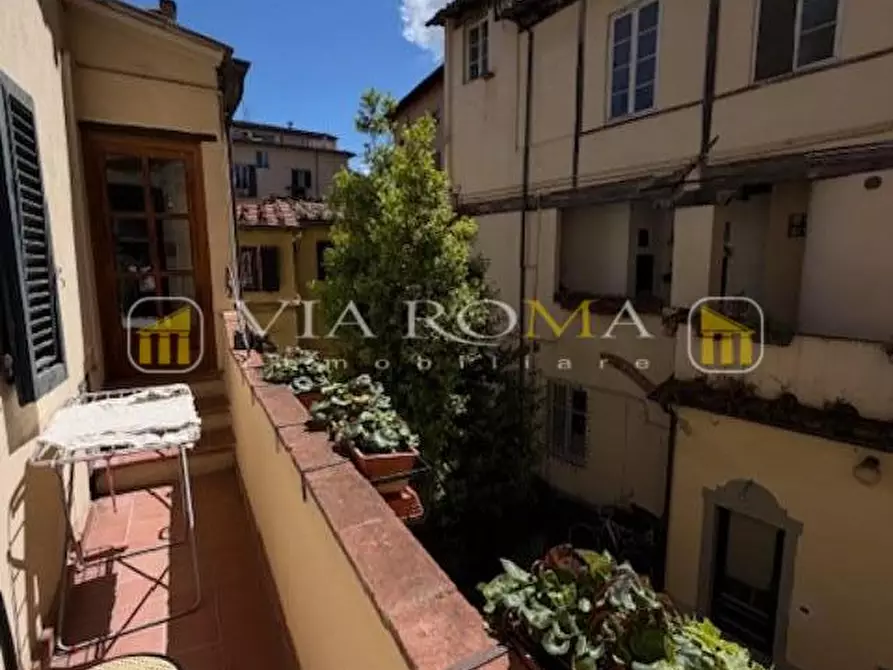 Immagine 32 di Appartamento in vendita  a Lucca