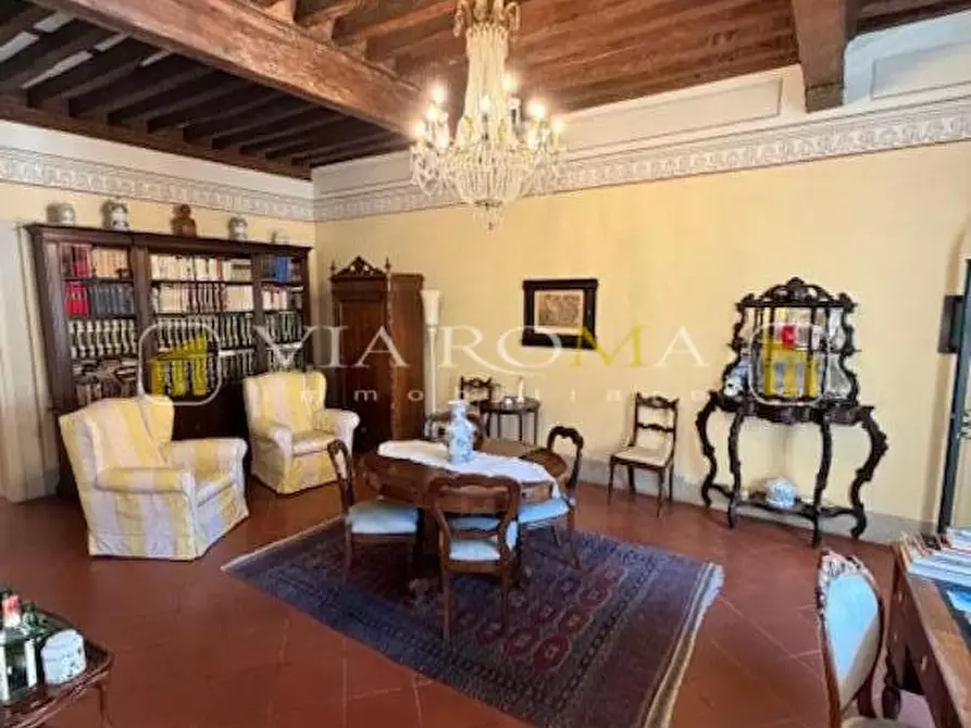 Immagine 9 di Appartamento in vendita  a Lucca