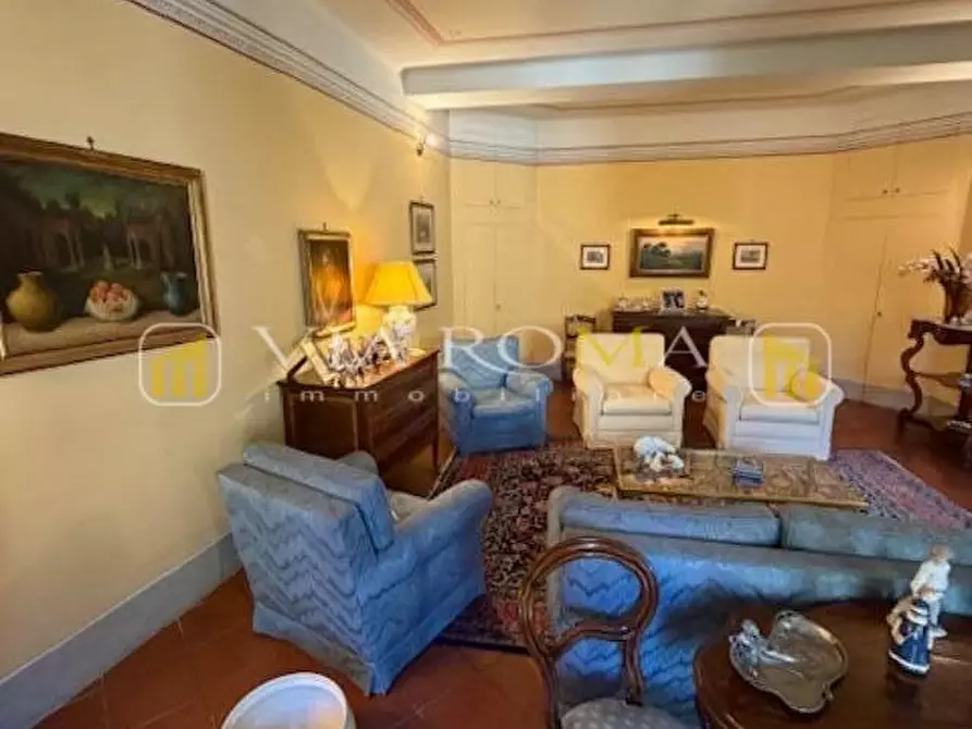 Immagine 5 di Appartamento in vendita  a Lucca