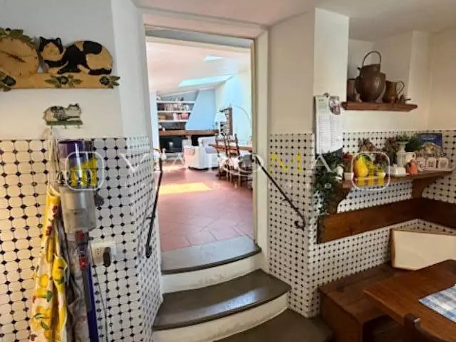 Immagine 35 di Appartamento in vendita  a Lucca