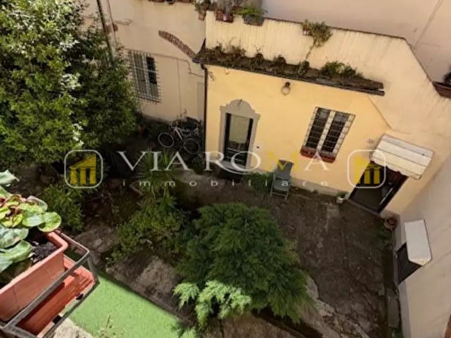 Immagine 42 di Appartamento in vendita  a Lucca