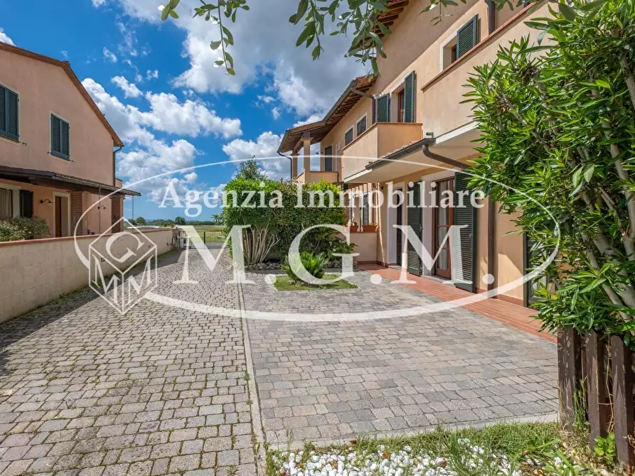 Immagine 9 di Casa bifamiliare in vendita  a Calcinaia