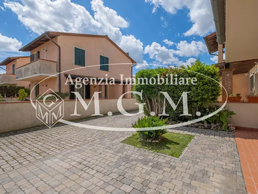 Immagine 11 di Casa bifamiliare in vendita  a Calcinaia