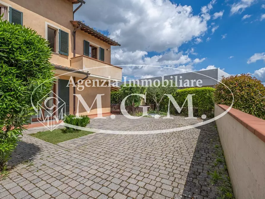 Immagine 8 di Casa bifamiliare in vendita  a Calcinaia