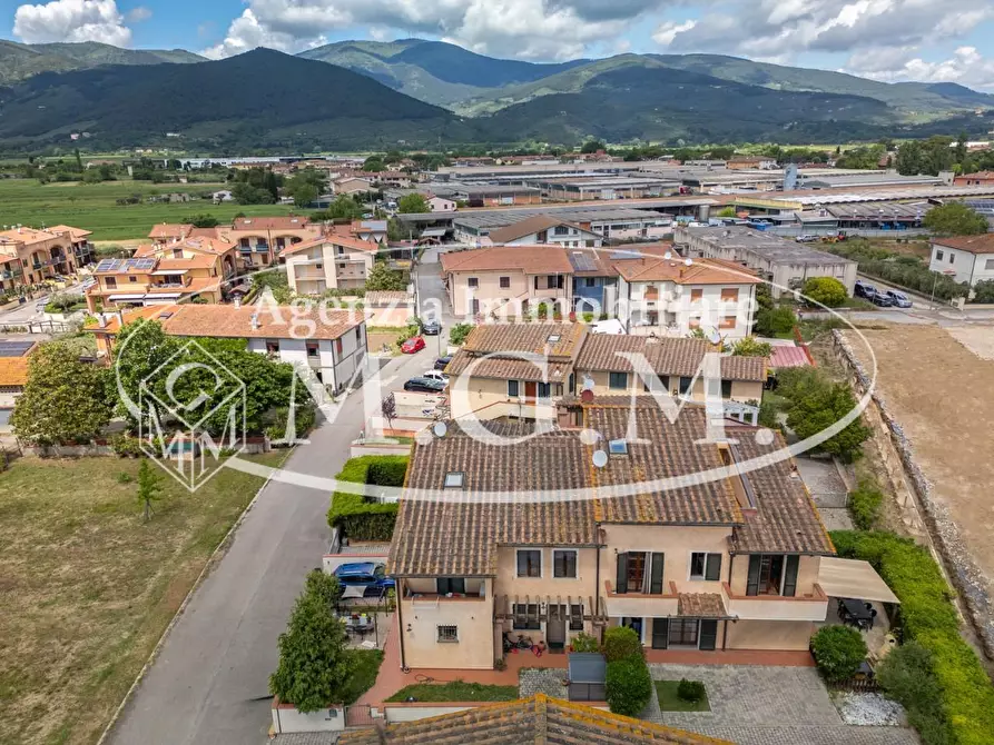 Immagine 4 di Casa bifamiliare in vendita  a Calcinaia