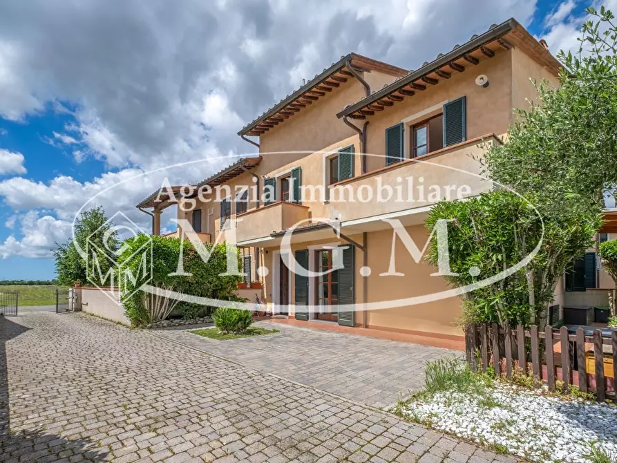 Immagine 1 di Casa bifamiliare in vendita  a Calcinaia