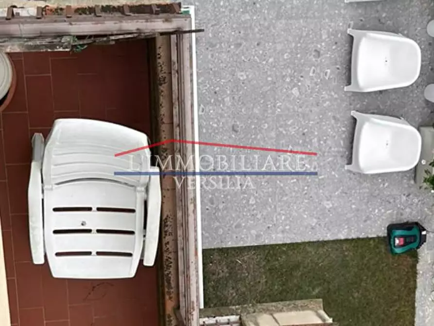 Immagine 8 di Appartamento in vendita  a Montignoso