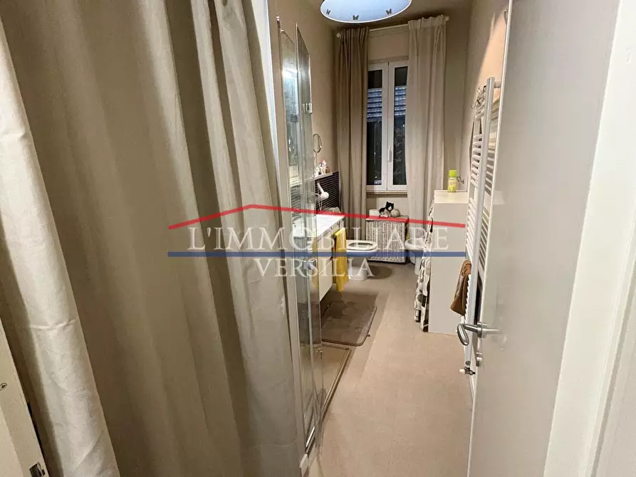 Immagine 19 di Appartamento in vendita  a Montignoso