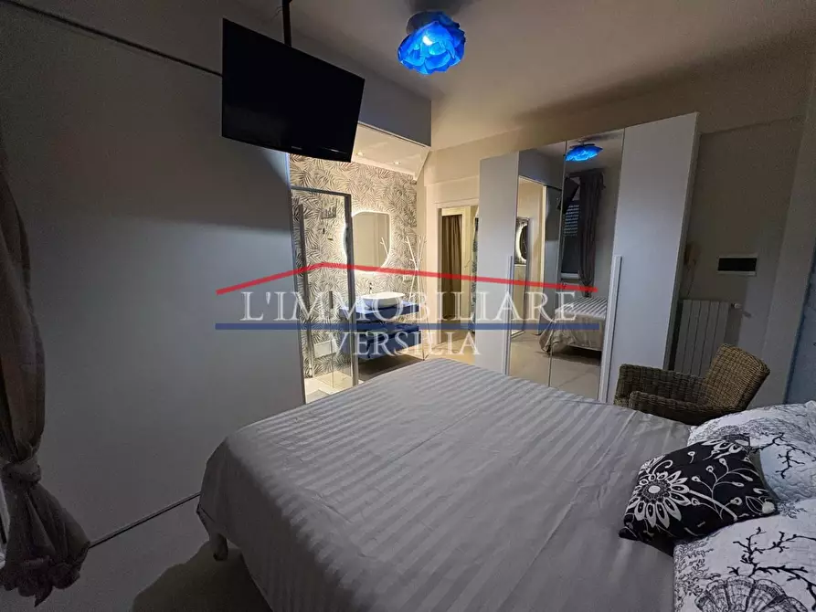 Immagine 35 di Appartamento in vendita  a Montignoso