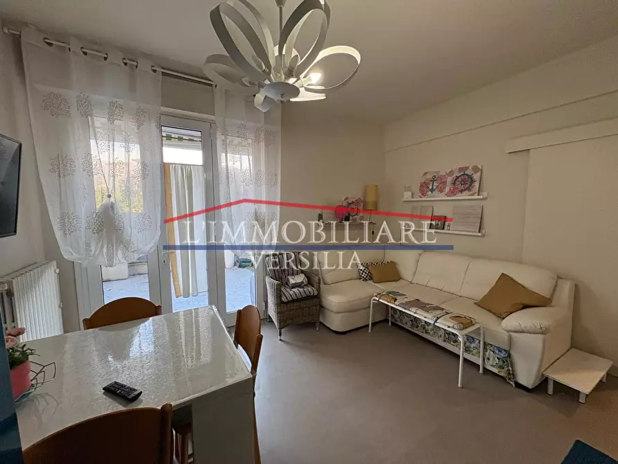 Immagine 11 di Appartamento in vendita  a Montignoso