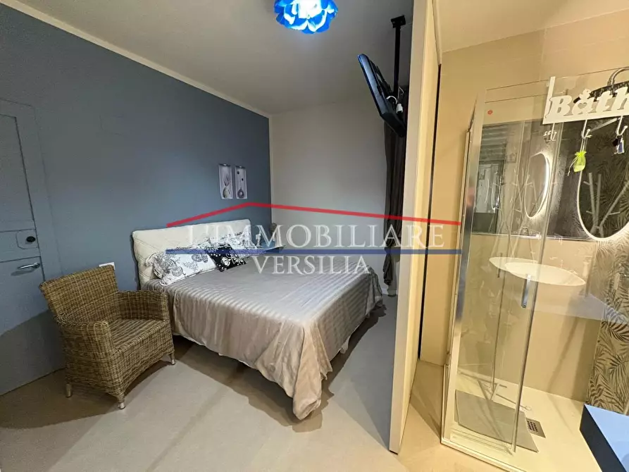 Immagine 26 di Appartamento in vendita  a Montignoso