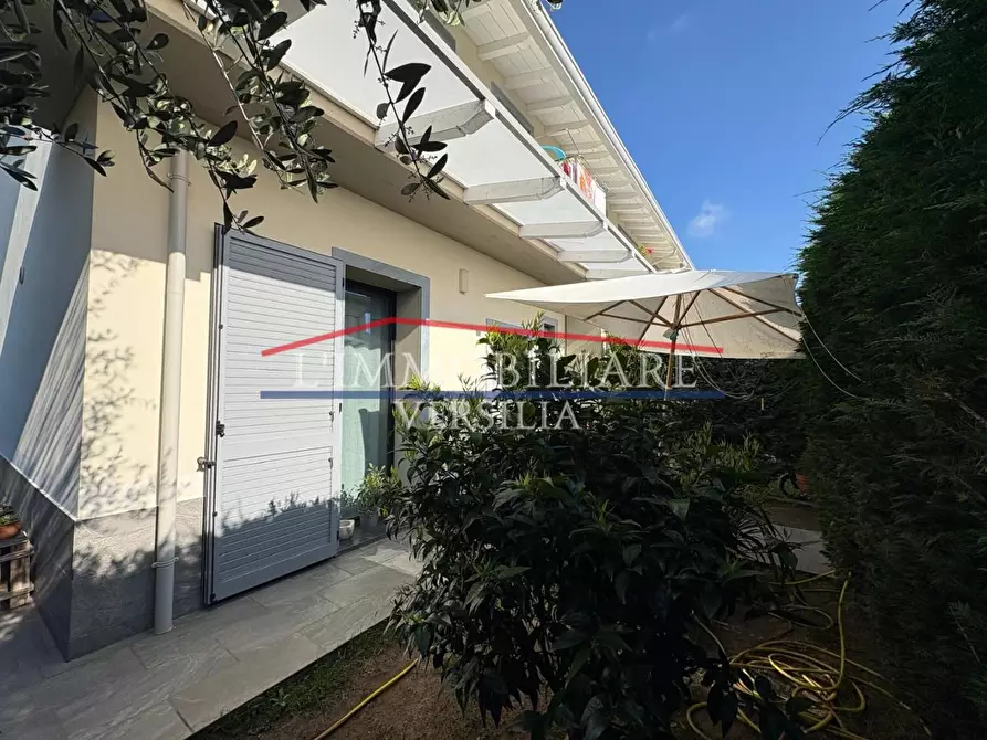 Immagine 6 di Villetta a schiera in vendita  a Massa