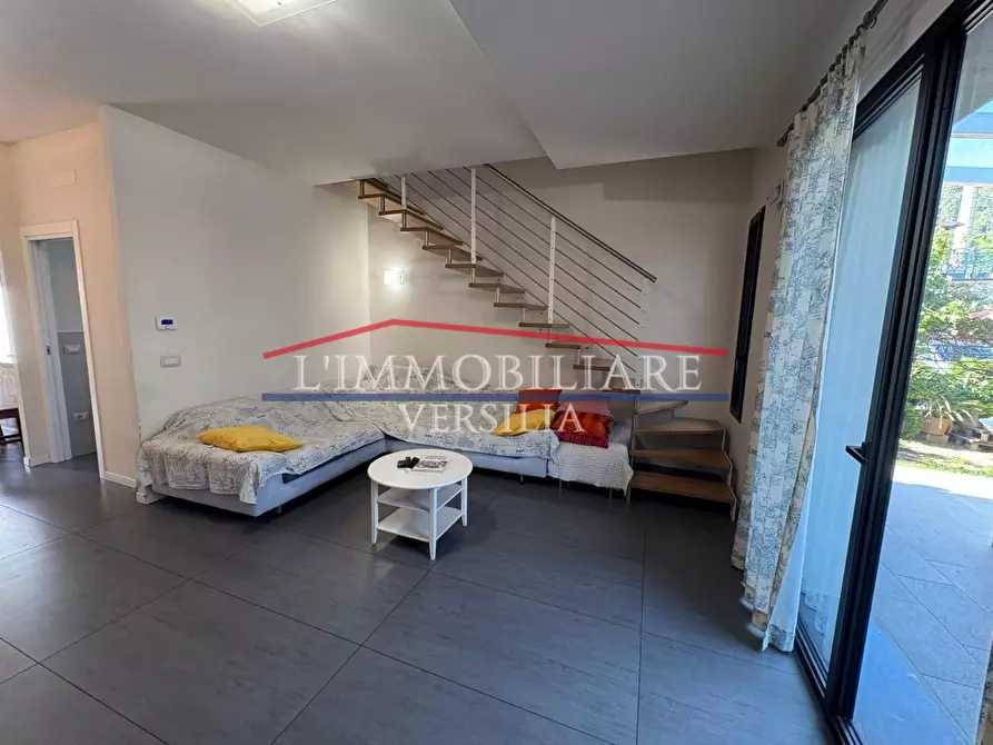 Immagine 8 di Villetta a schiera in vendita  a Massa
