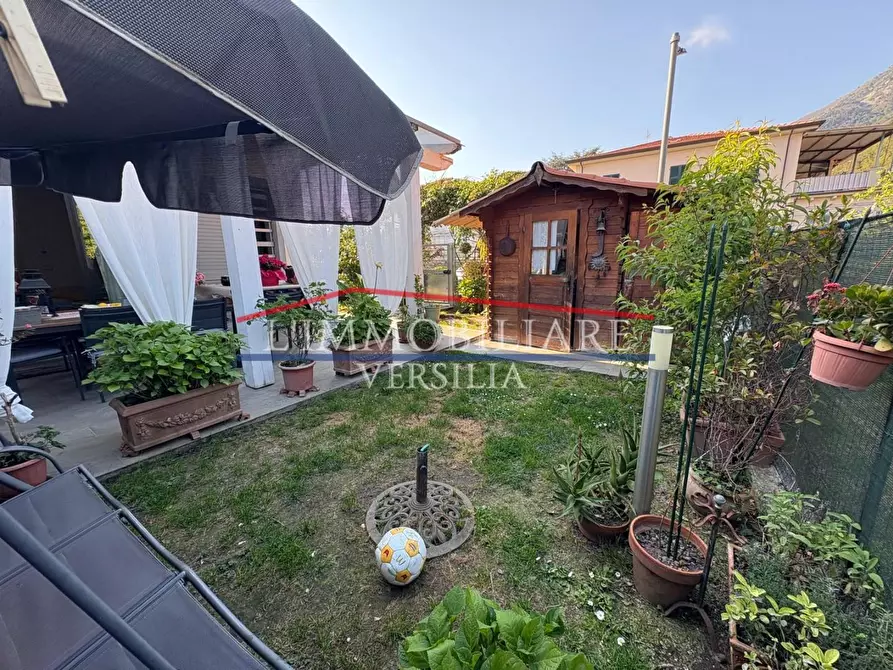 Immagine 4 di Villetta a schiera in vendita  a Massa
