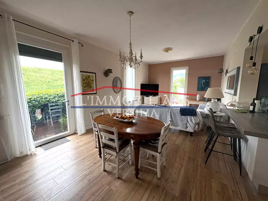 Immagine 9 di Casa bifamiliare in vendita  a Montignoso