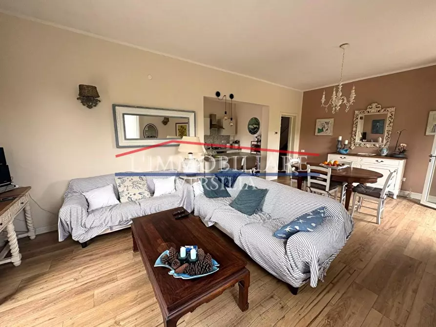 Immagine 8 di Casa bifamiliare in vendita  a Montignoso