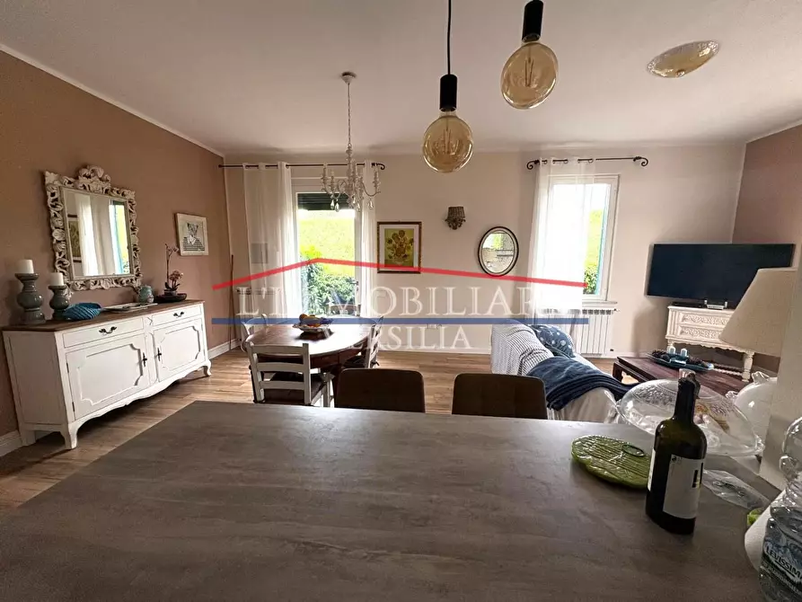 Immagine 10 di Casa bifamiliare in vendita  a Montignoso