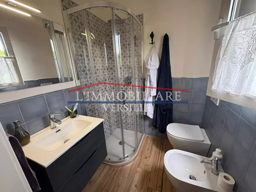 Immagine 19 di Casa bifamiliare in vendita  a Montignoso