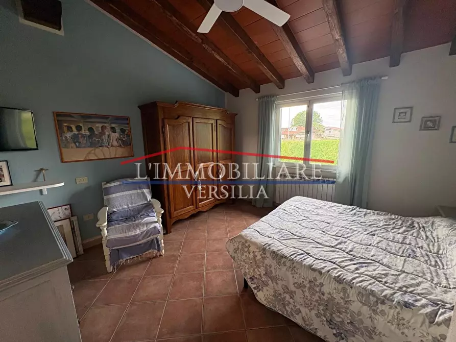 Immagine 33 di Casa bifamiliare in vendita  a Montignoso