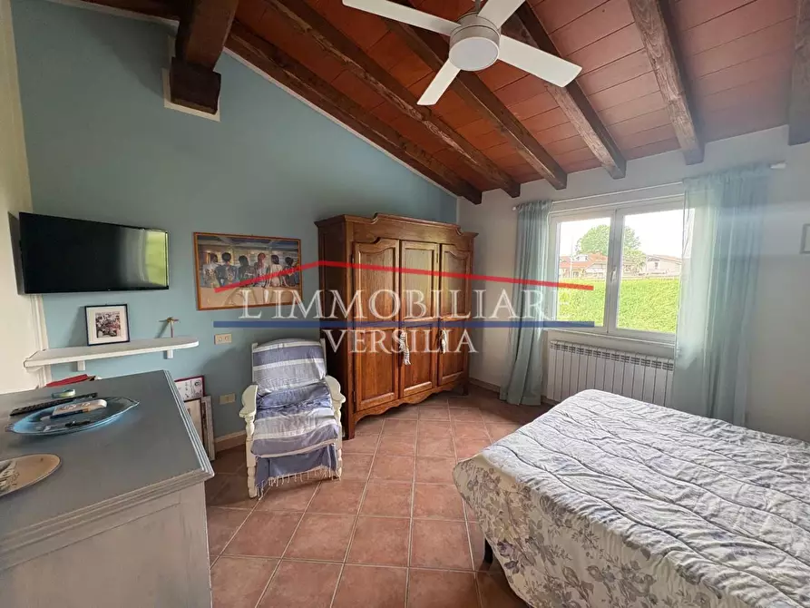 Immagine 32 di Casa bifamiliare in vendita  a Montignoso