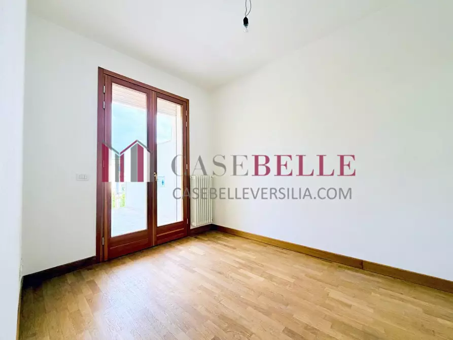 Immagine 25 di Casa bifamiliare in vendita  a Camaiore