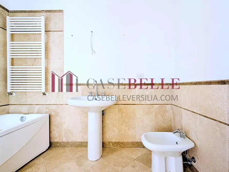 Immagine 29 di Casa bifamiliare in vendita  a Camaiore