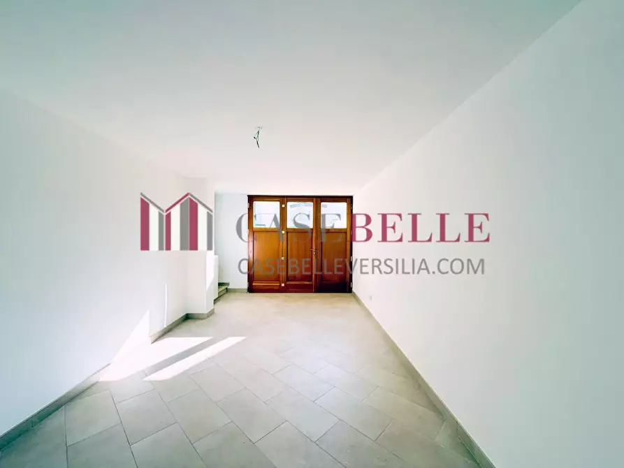 Immagine 11 di Casa bifamiliare in vendita  a Camaiore