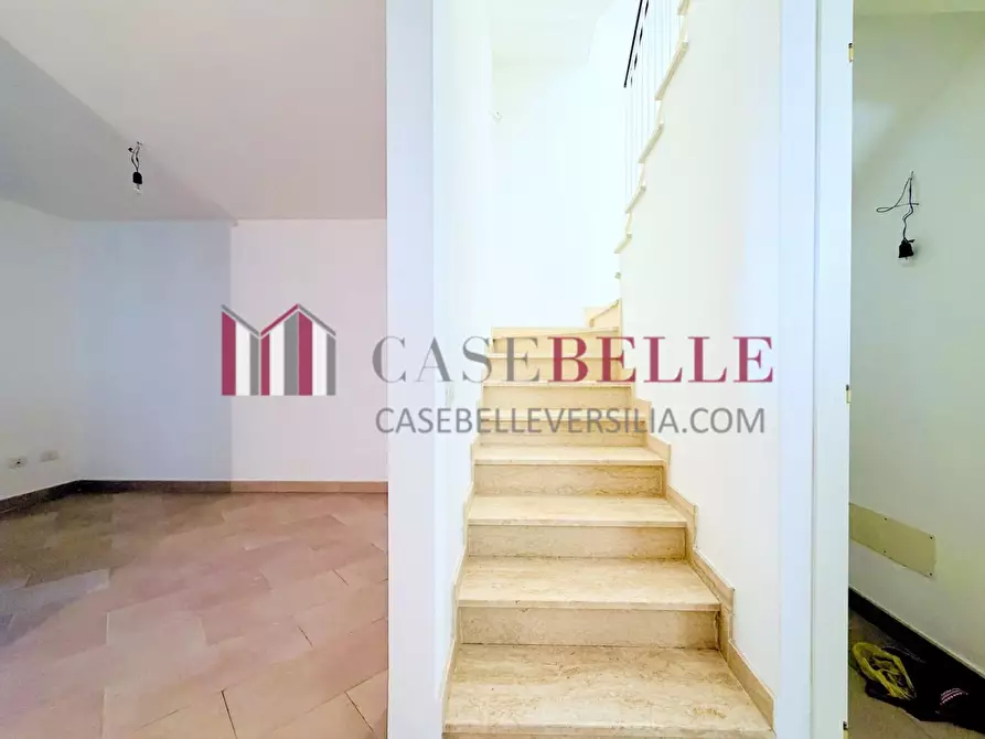 Immagine 22 di Casa bifamiliare in vendita  a Camaiore