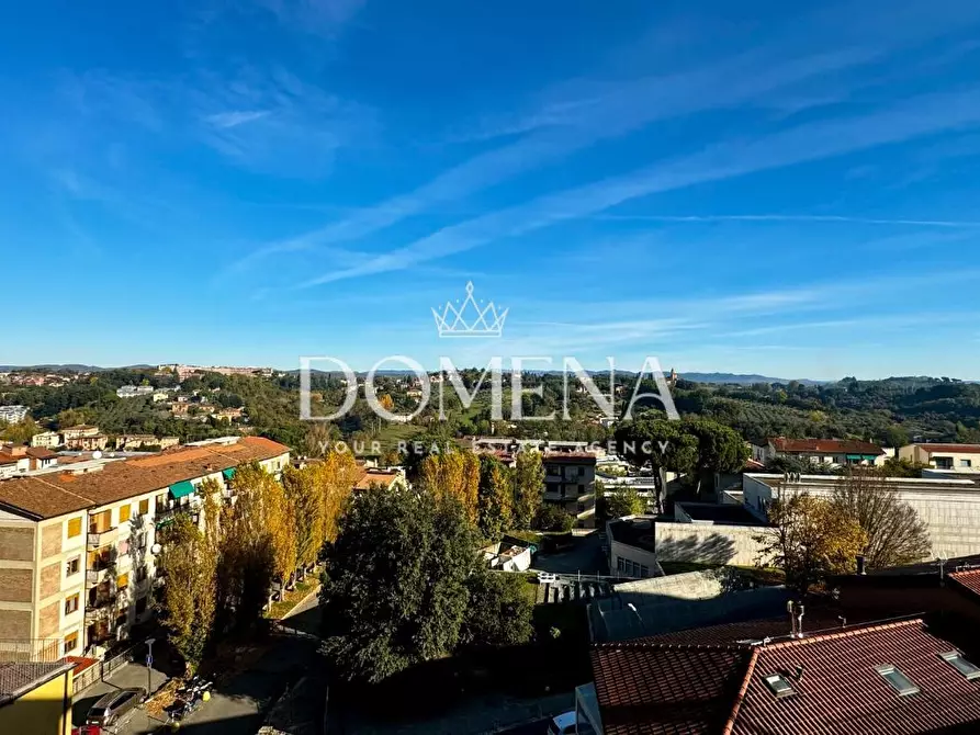 Immagine 2 di Appartamento in vendita  a Siena