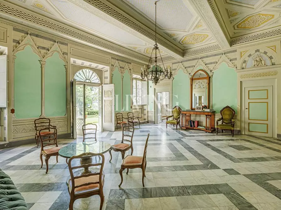 Immagine 4 di Villa in vendita  a Capannori