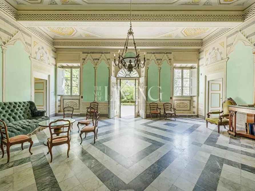 Immagine 6 di Villa in vendita  a Capannori