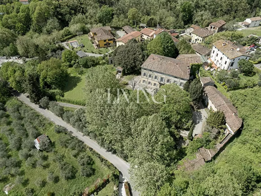 Immagine 20 di Villa in vendita  a Capannori