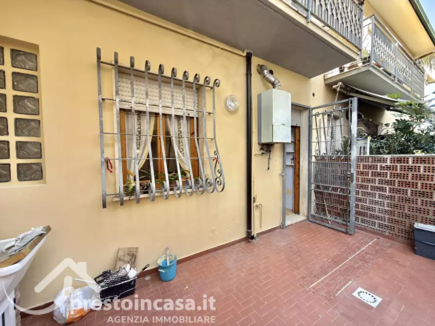 Immagine 17 di Appartamento in vendita  a Viareggio