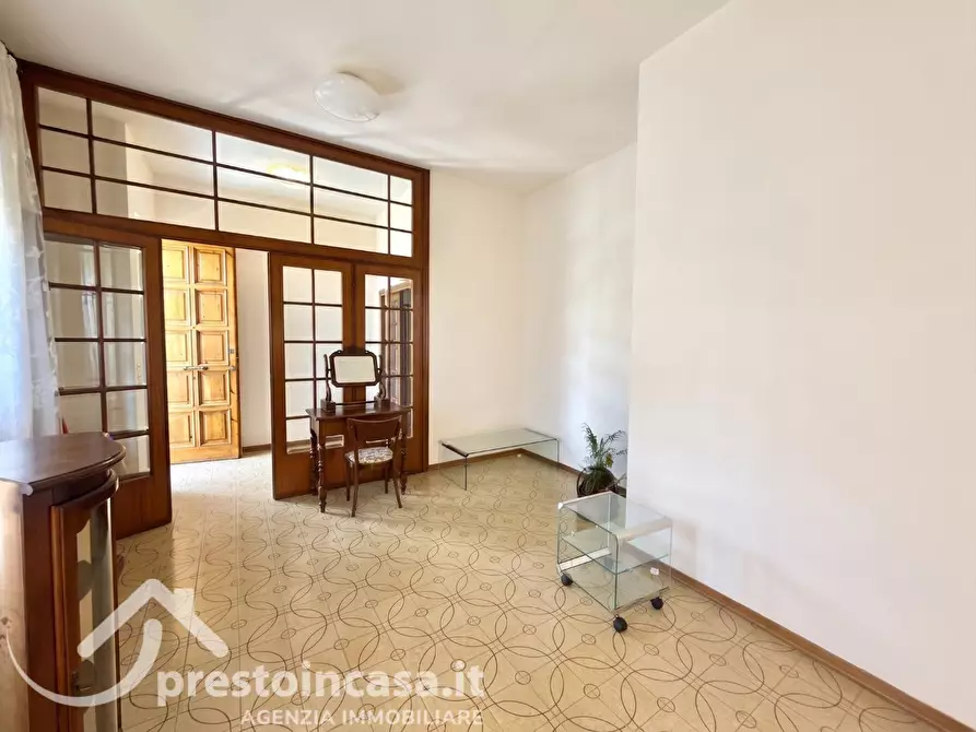 Immagine 3 di Appartamento in vendita  a Viareggio