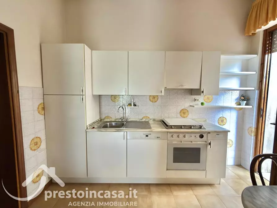 Immagine 10 di Appartamento in vendita  a Viareggio