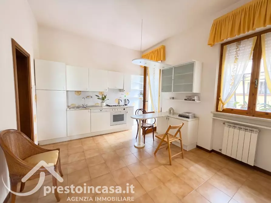 Immagine 7 di Appartamento in vendita  a Viareggio