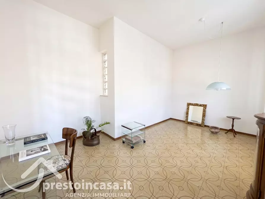 Immagine 2 di Appartamento in vendita  a Viareggio