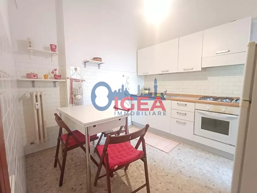 Immagine 4 di Appartamento in vendita  a Siena