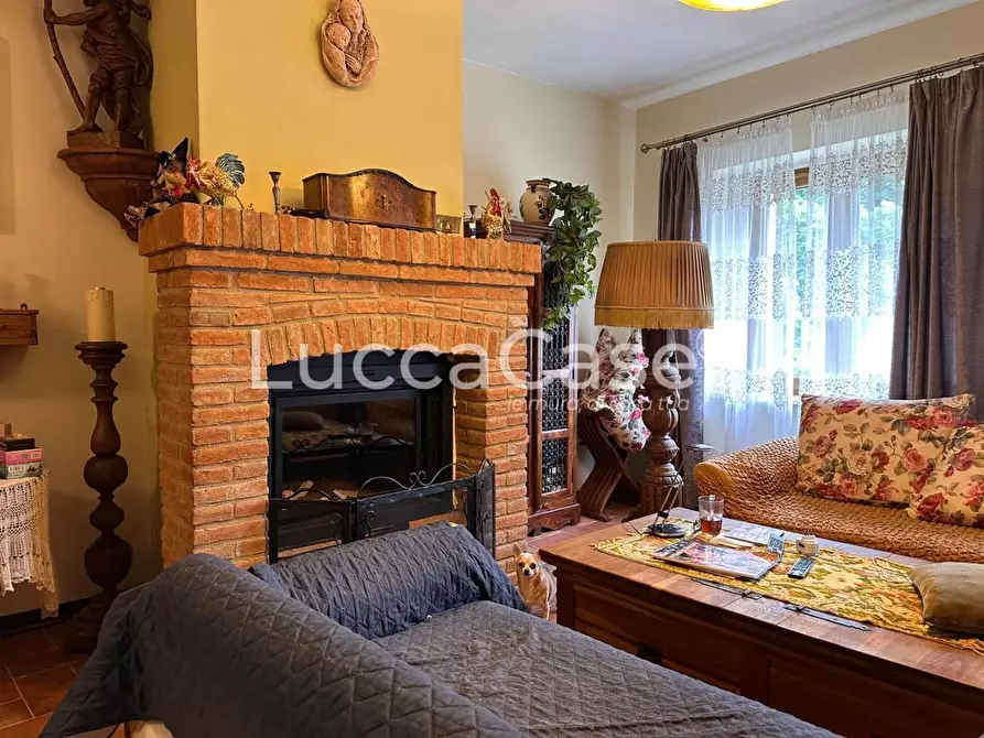 Immagine 3 di Casa indipendente in vendita  a Bagni Di Lucca