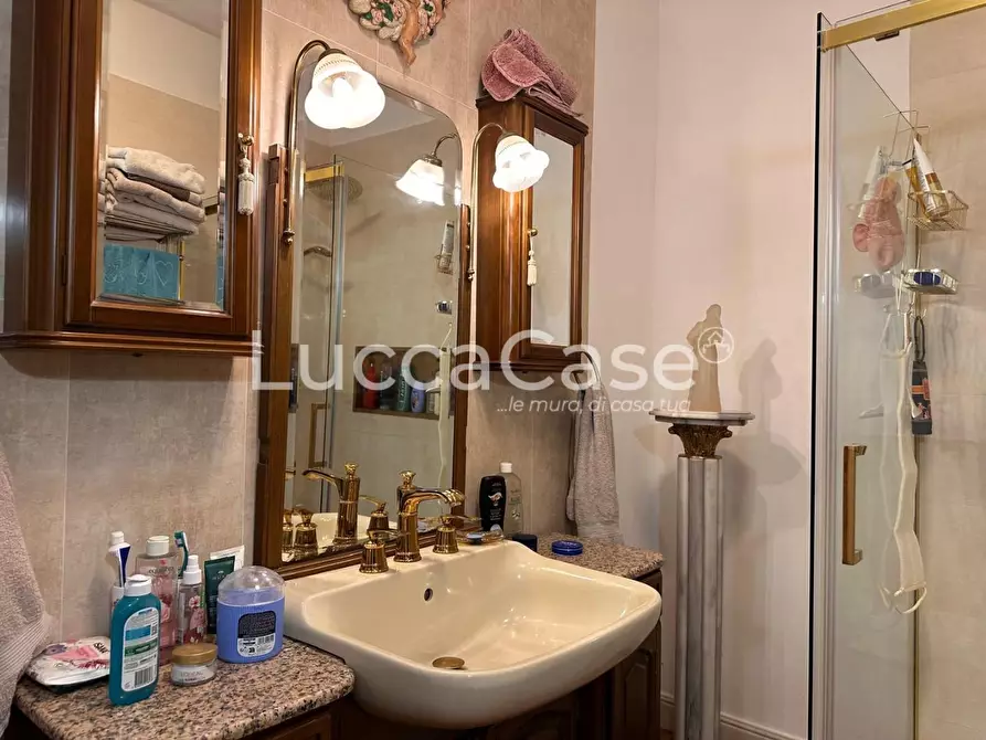 Immagine 14 di Casa indipendente in vendita  a Bagni Di Lucca