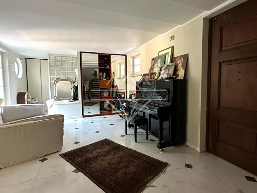 Immagine 6 di Villa in vendita  a Carrara
