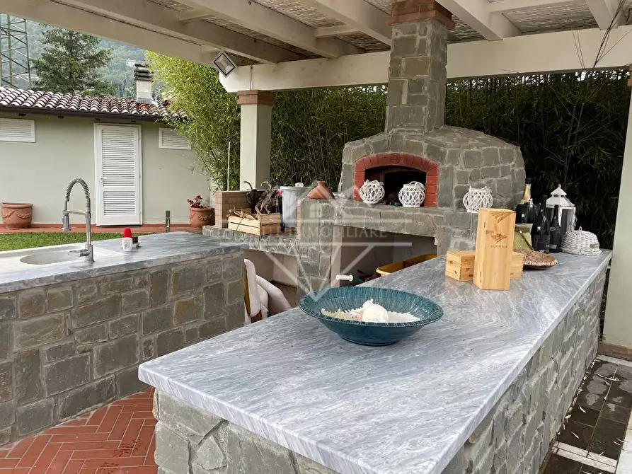 Immagine 26 di Villa in vendita  a Carrara