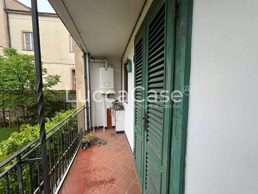 Immagine 1 di Appartamento in vendita  a Lucca
