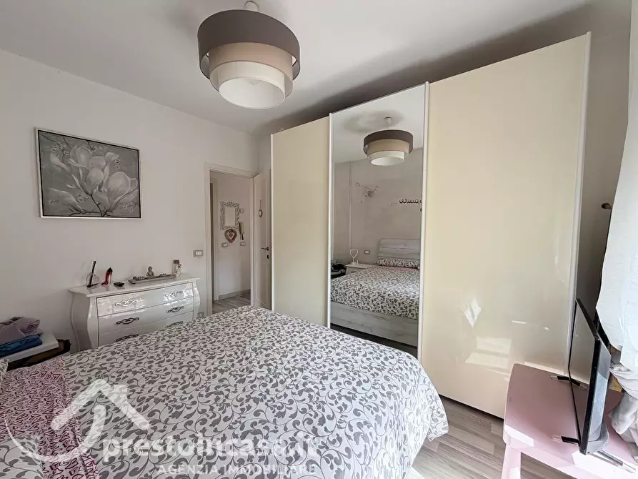 Immagine 11 di Appartamento in vendita  a Viareggio