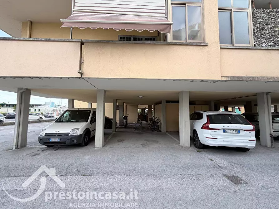 Immagine 24 di Appartamento in vendita  a Viareggio