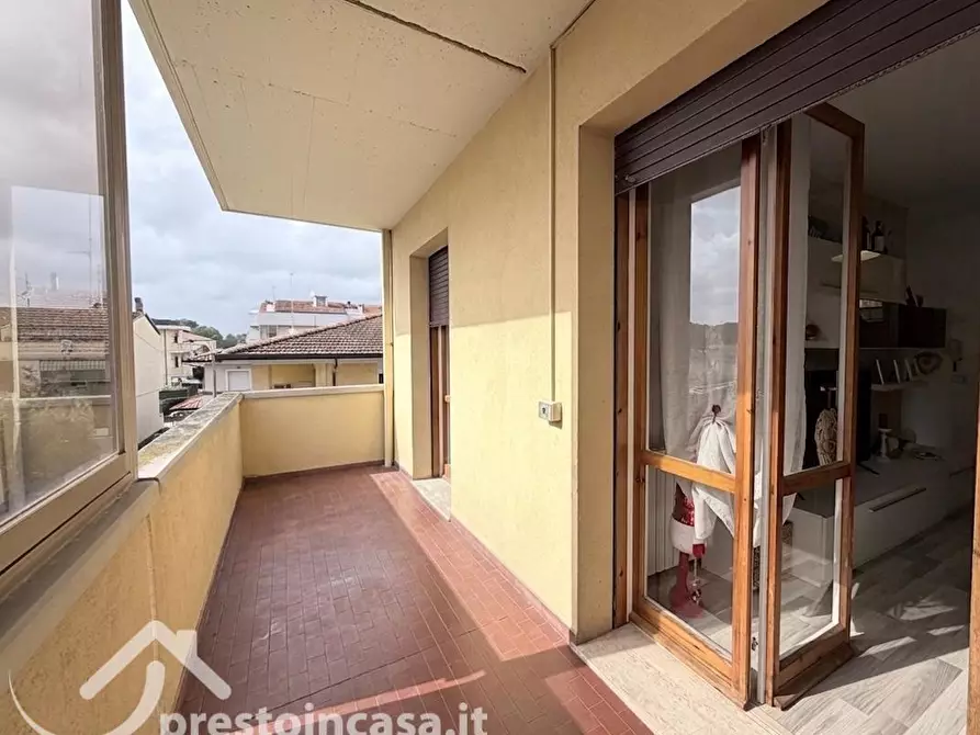 Immagine 8 di Appartamento in vendita  a Viareggio