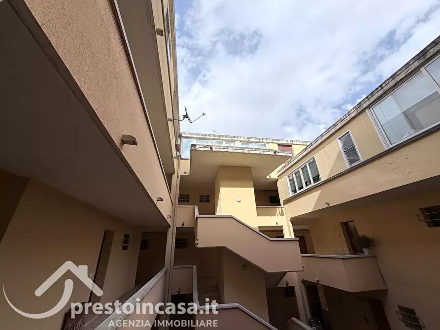 Immagine 22 di Appartamento in vendita  a Viareggio
