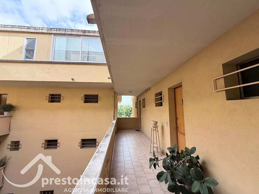 Immagine 21 di Appartamento in vendita  a Viareggio